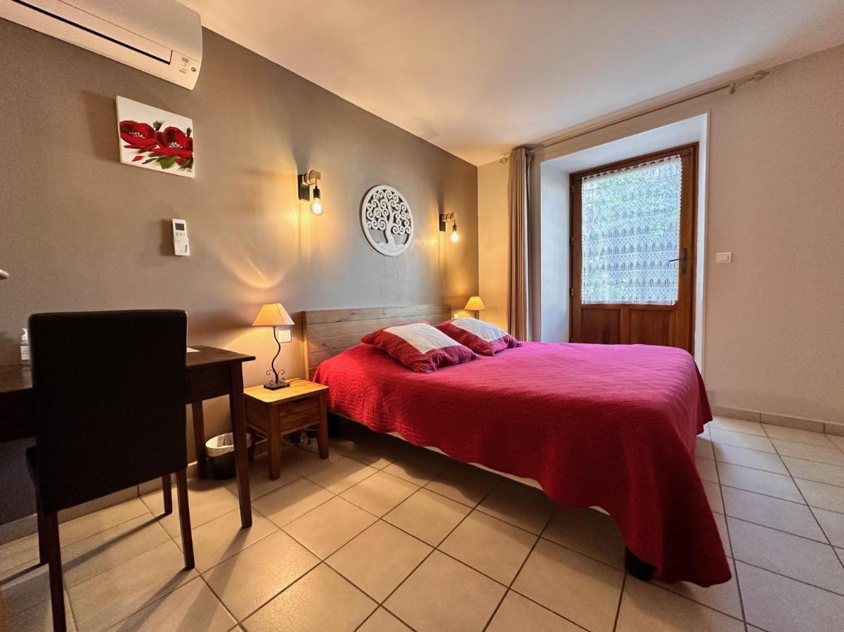 D'hotes Les Clapas Bed & Breakfast